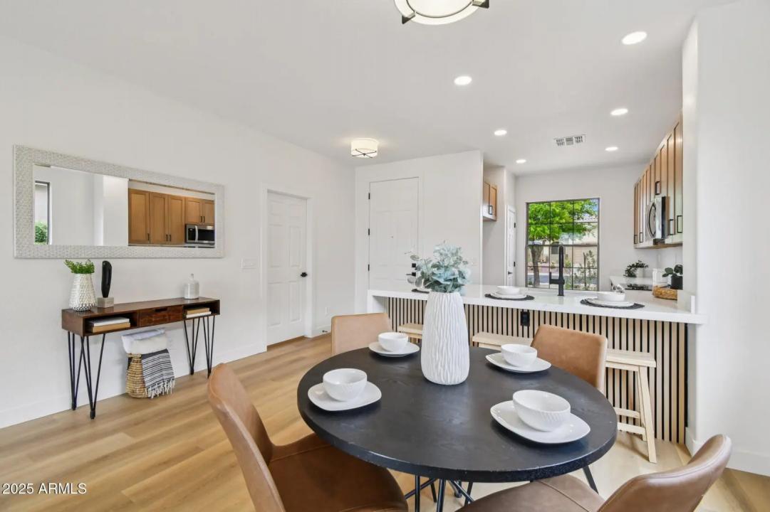 Real Estate Picture 10