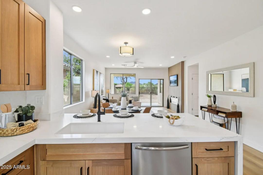 Real Estate Picture 11
