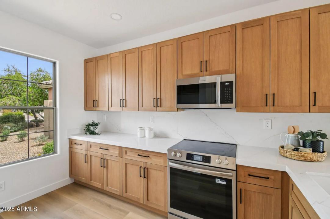 Real Estate Picture 13