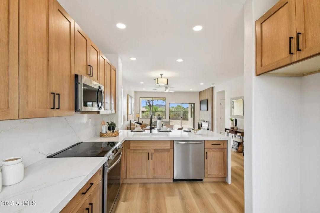 Real Estate Picture 14