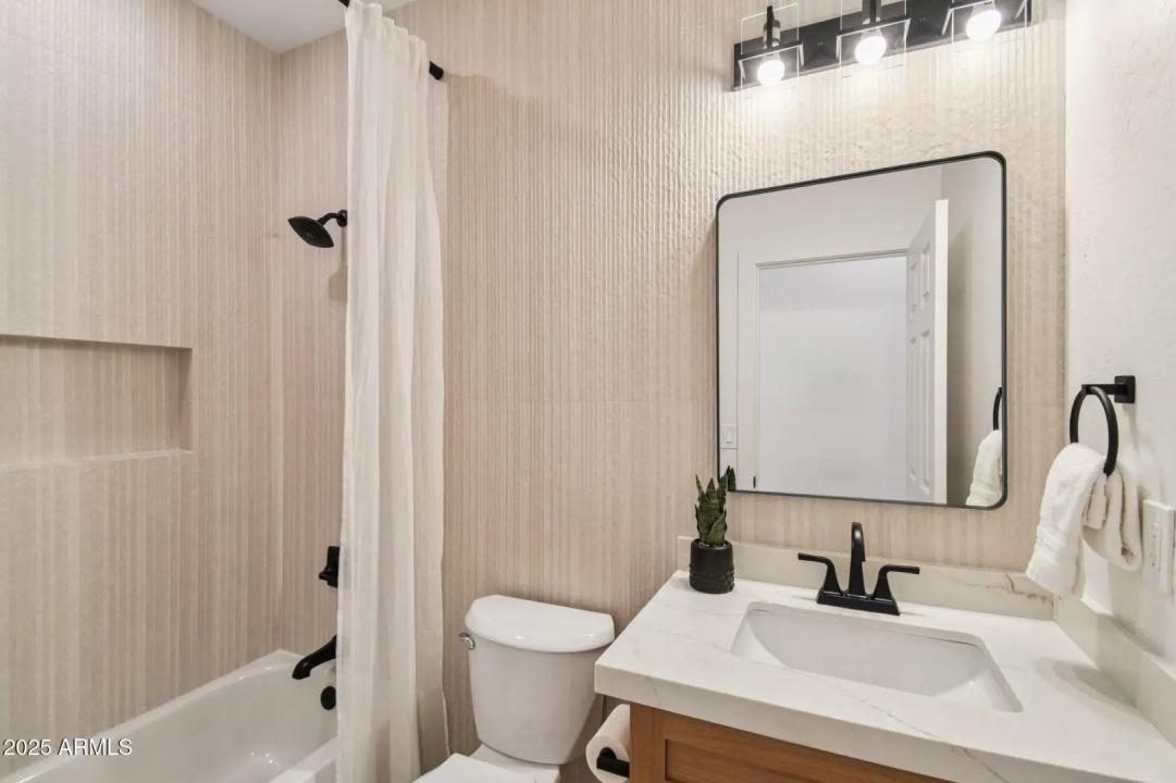 Real Estate Picture 21