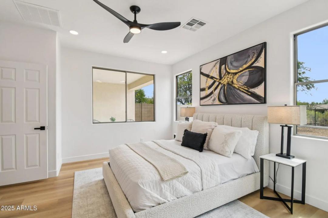 Real Estate Picture 15