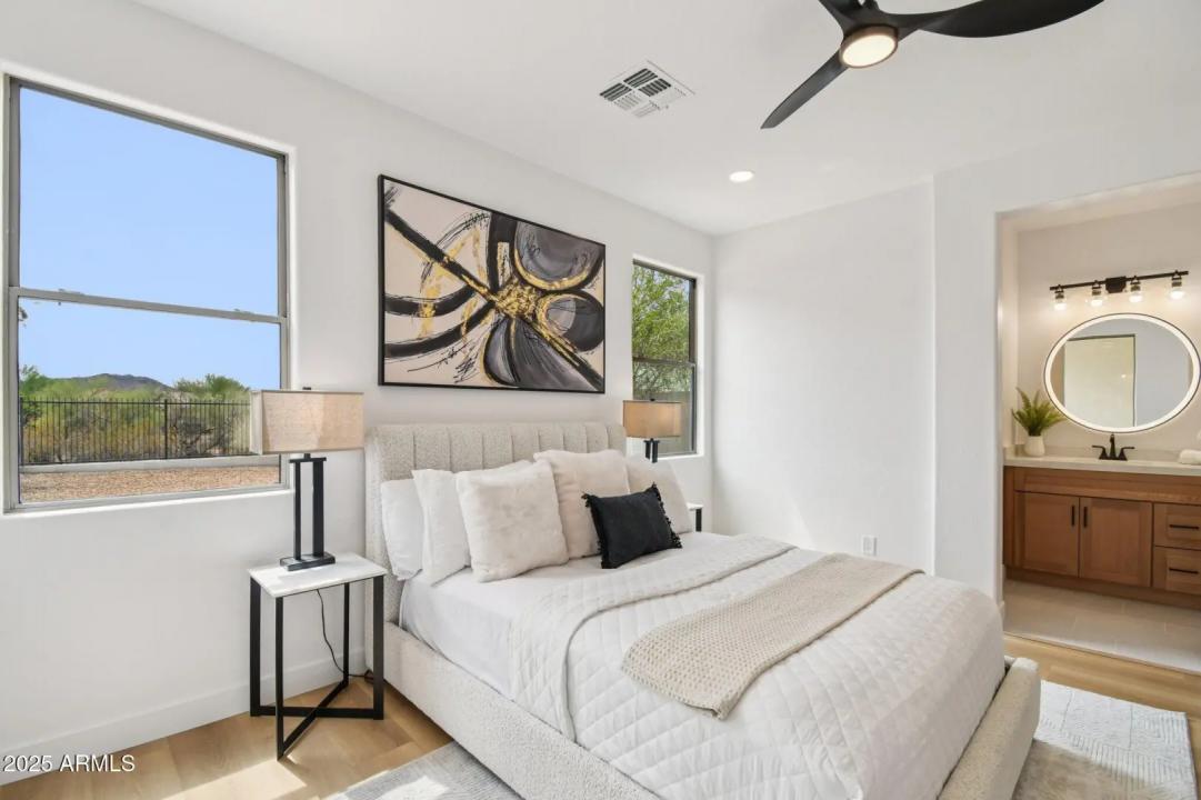 Real Estate Picture 16