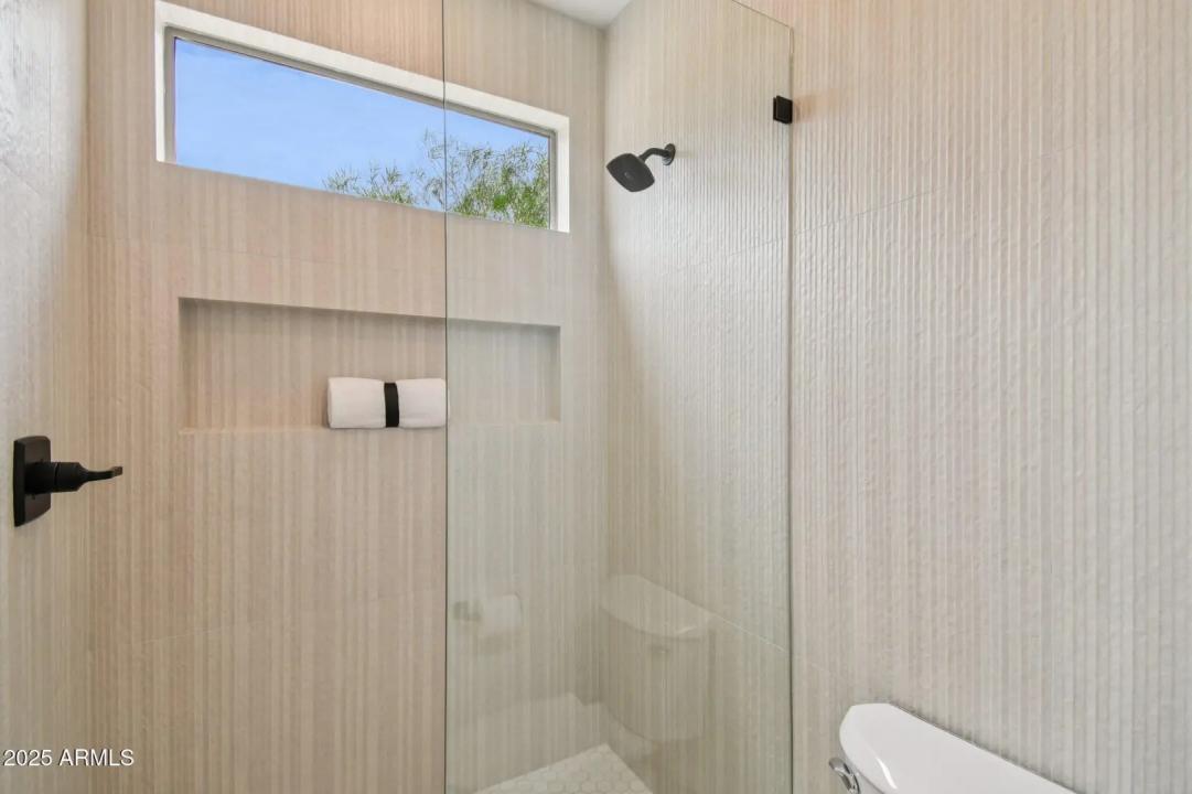 Real Estate Picture 20