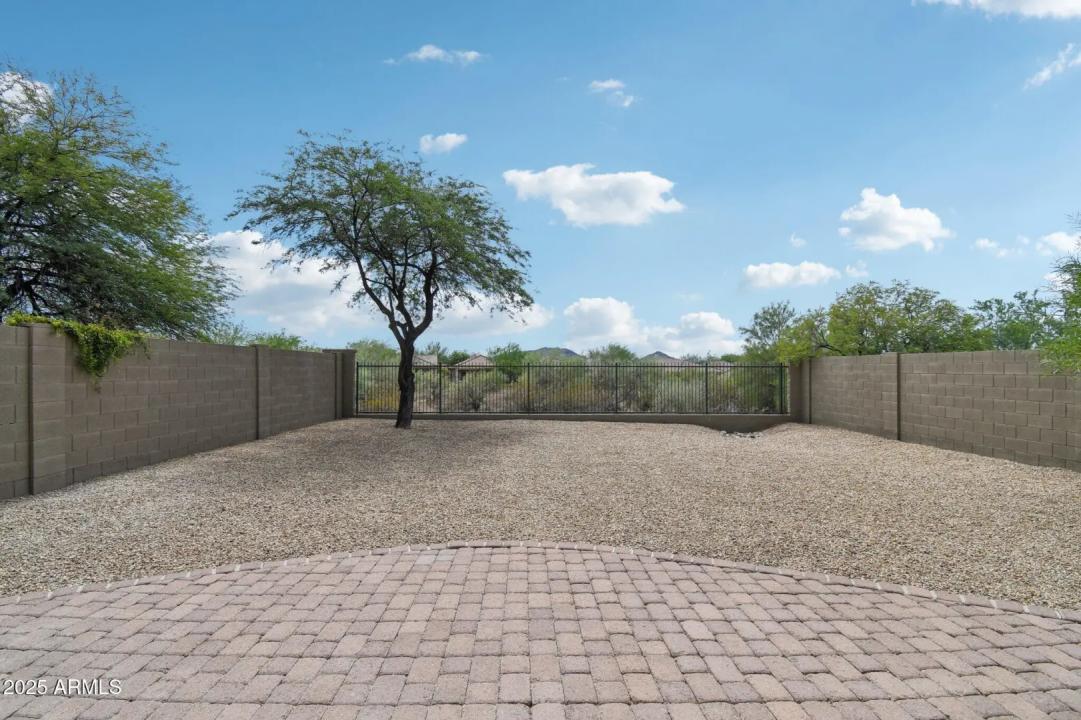 Real Estate Picture 23