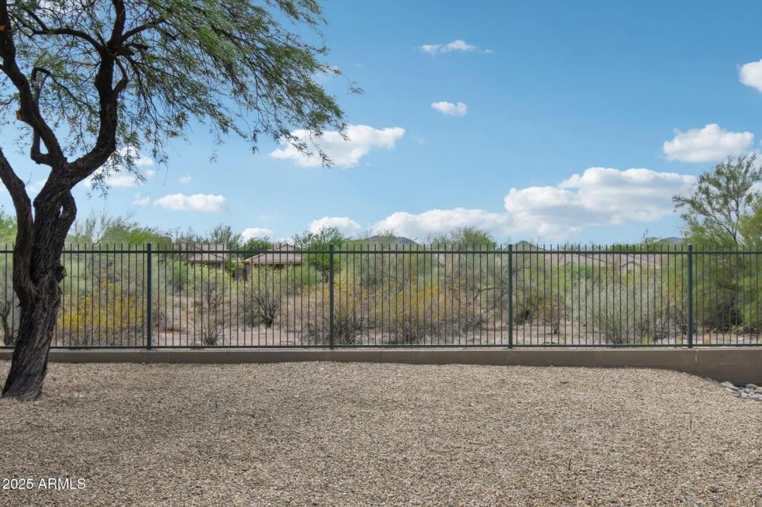 Real Estate Picture 24