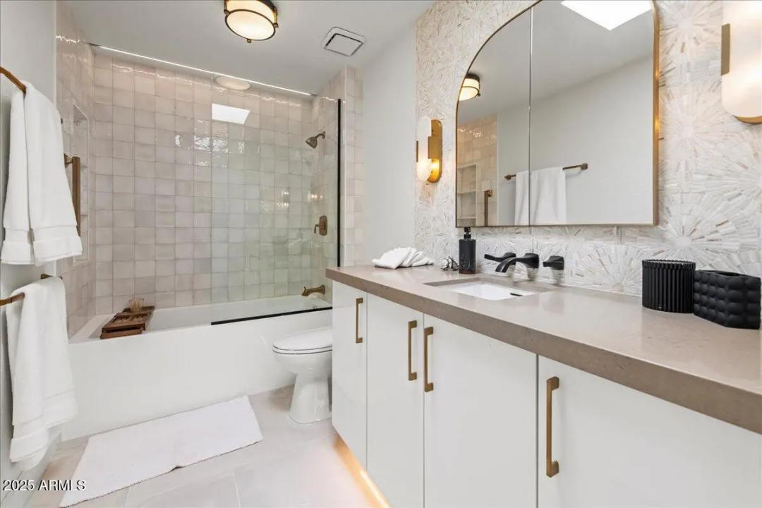 Real Estate Picture 28