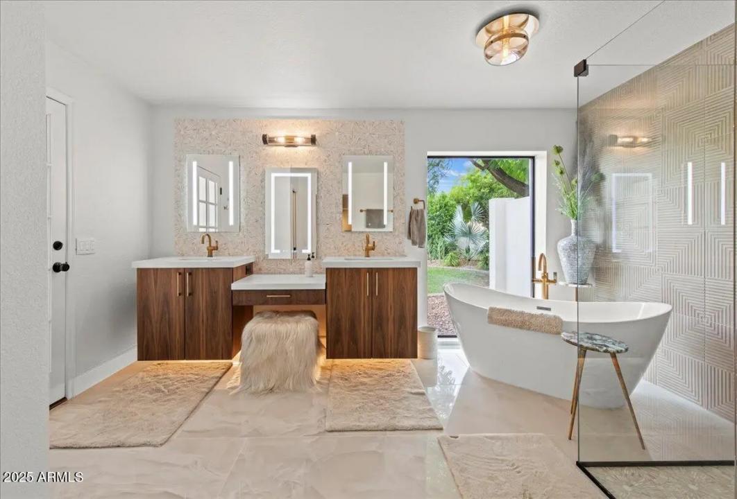 Real Estate Picture 24