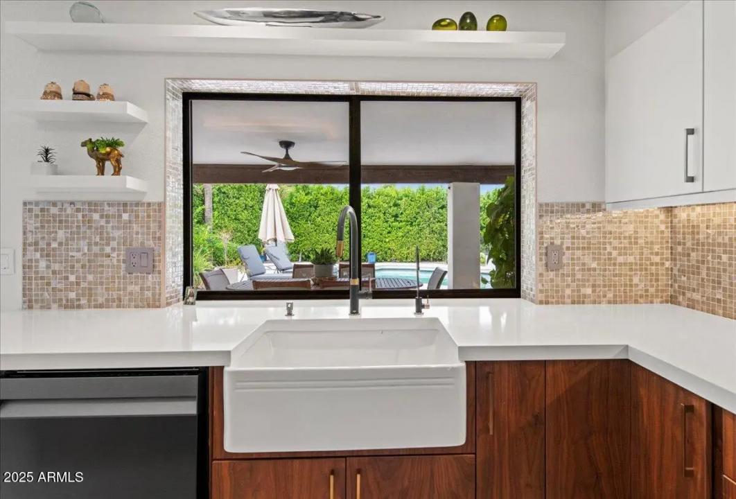 Real Estate Picture 17