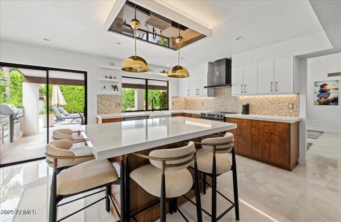 Real Estate Picture 15