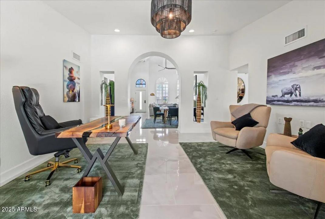 Real Estate Picture 12