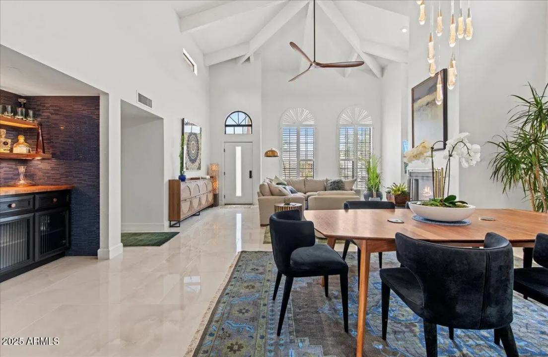 Real Estate Picture 7