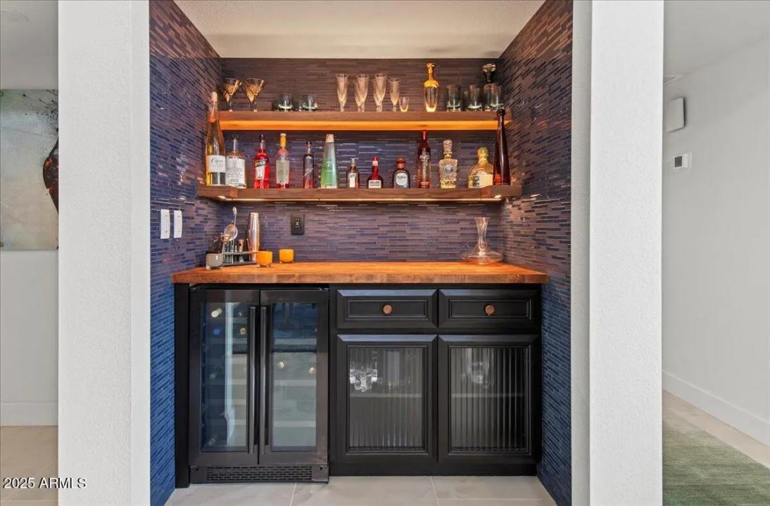 Real Estate Picture 6
