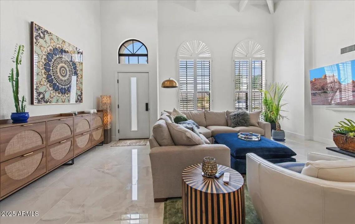 Real Estate Picture 3