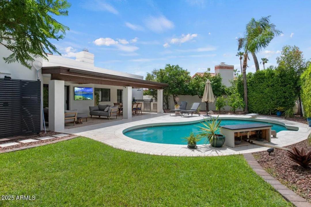 Real Estate Picture 40