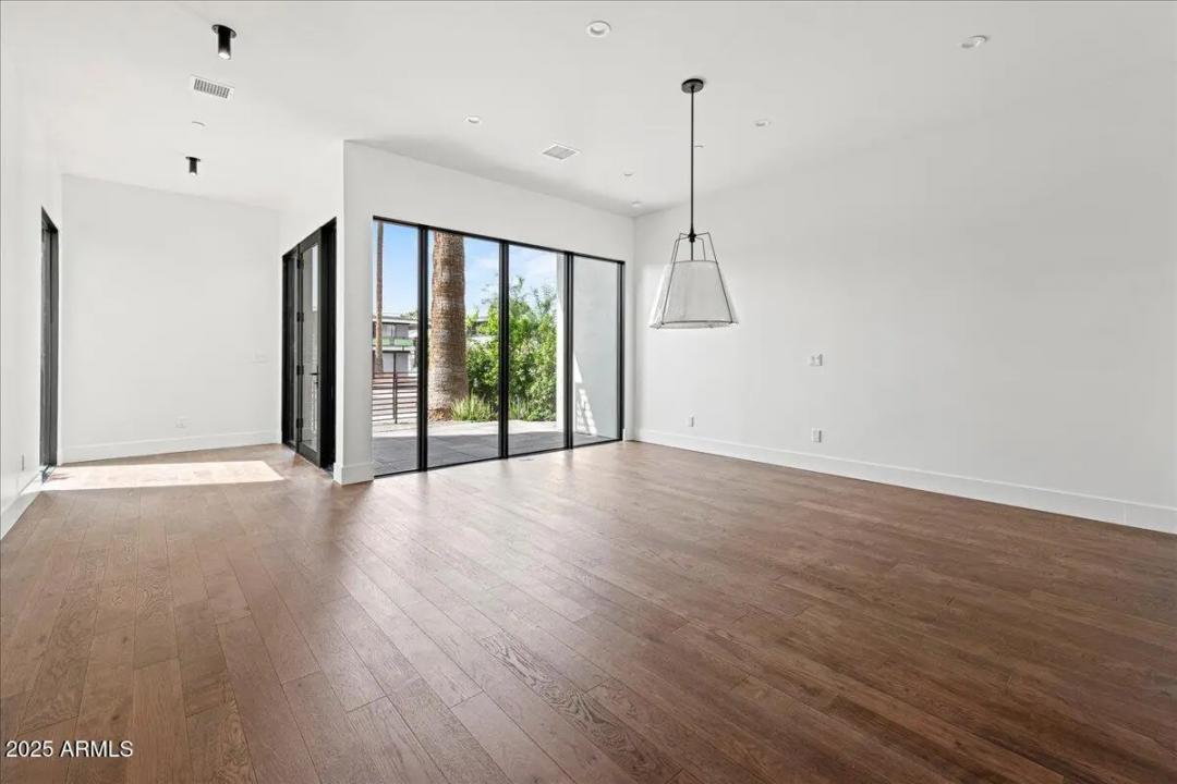 Real Estate Picture 37
