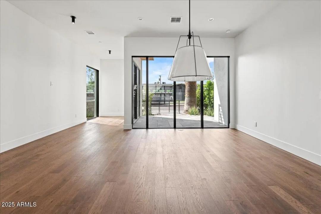 Real Estate Picture 38