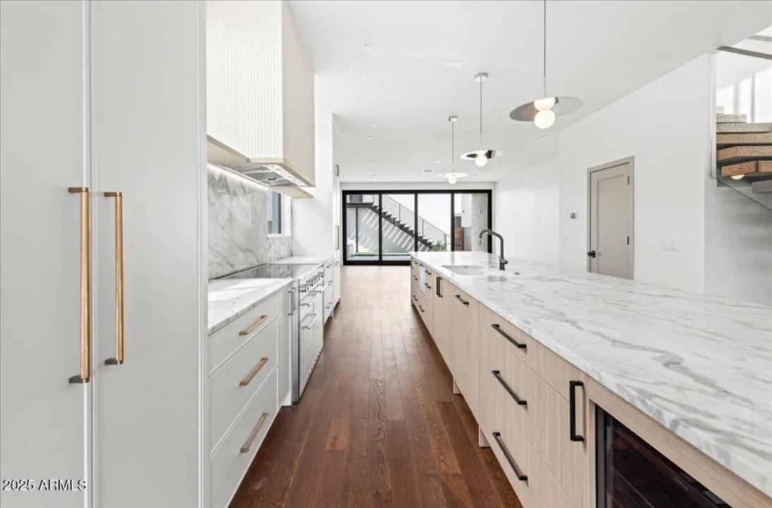 Real Estate Picture 5