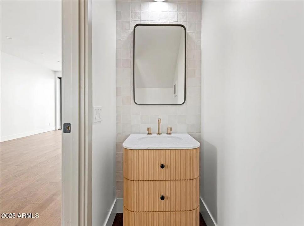 Real Estate Picture 9