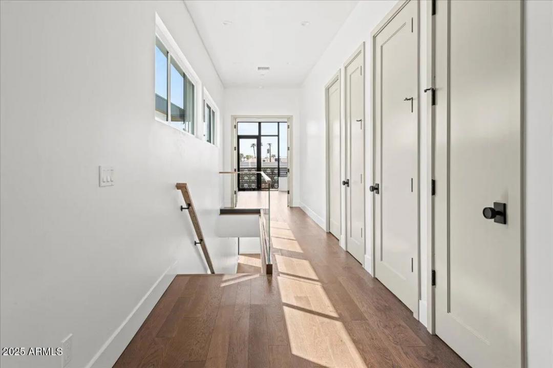 Real Estate Picture 11