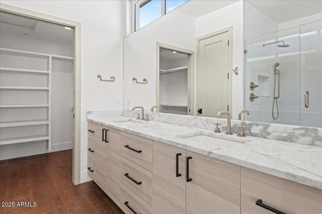 Real Estate Picture 15