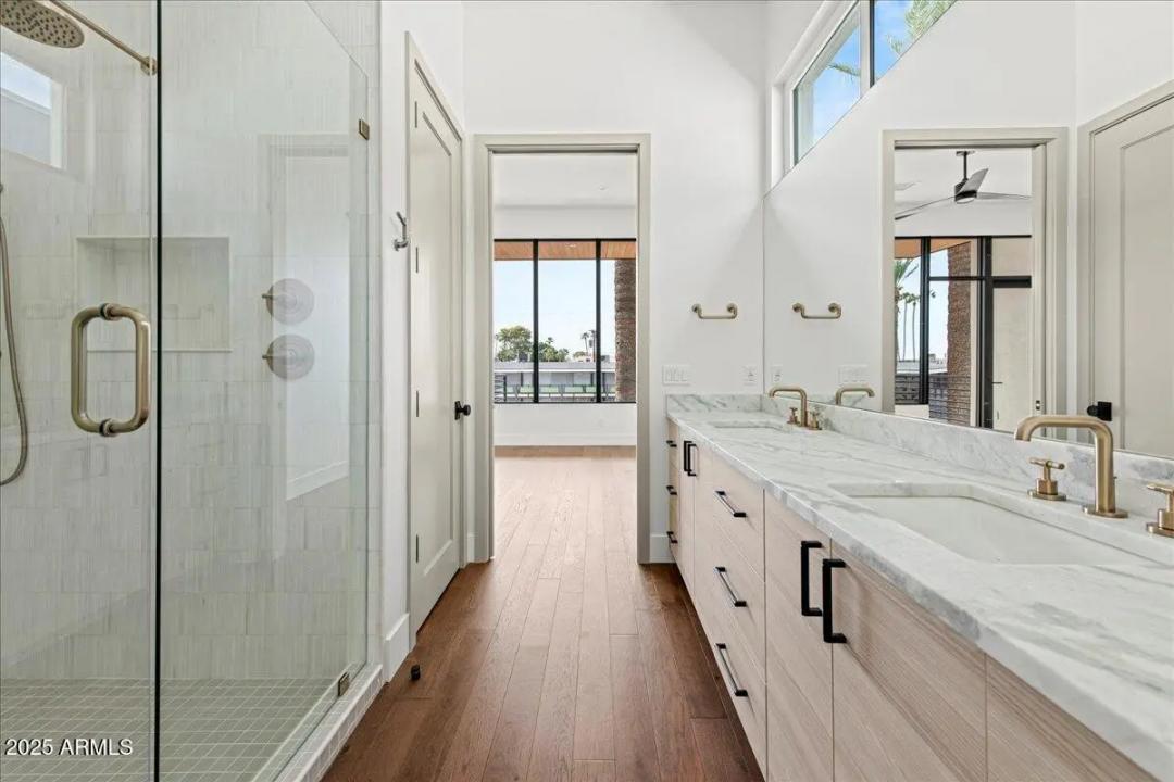 Real Estate Picture 22