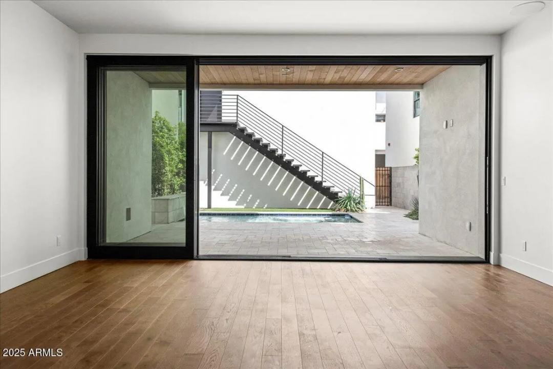 Real Estate Picture 24