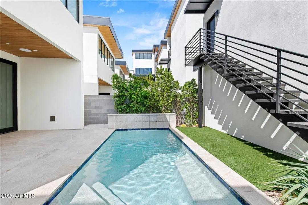 Real Estate Picture 26