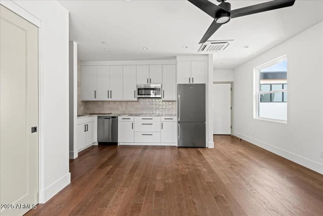 Real Estate Picture 28
