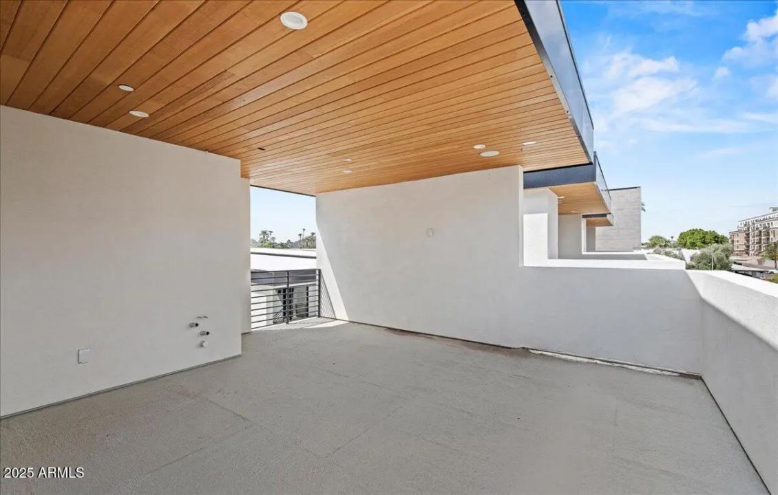 Real Estate Picture 31