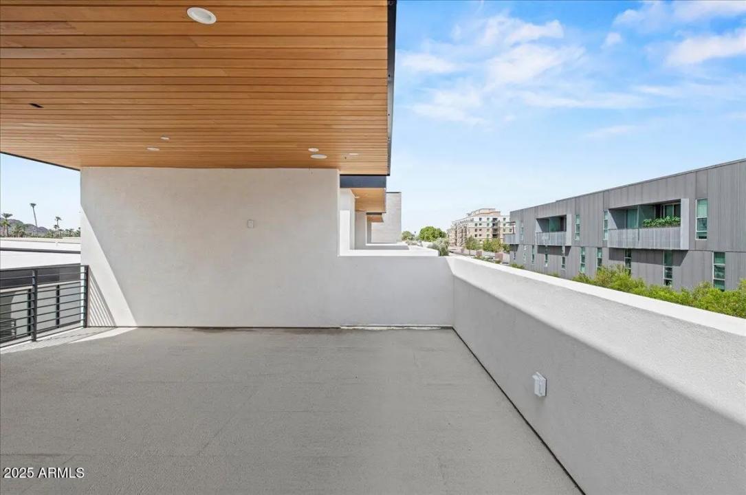 Real Estate Picture 32