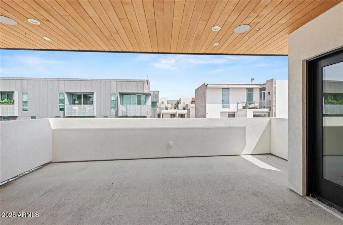 Real Estate Picture 33