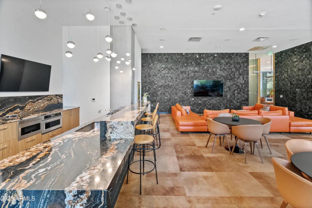 Real Estate Picture 30