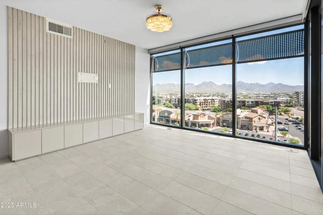 Real Estate Picture 12