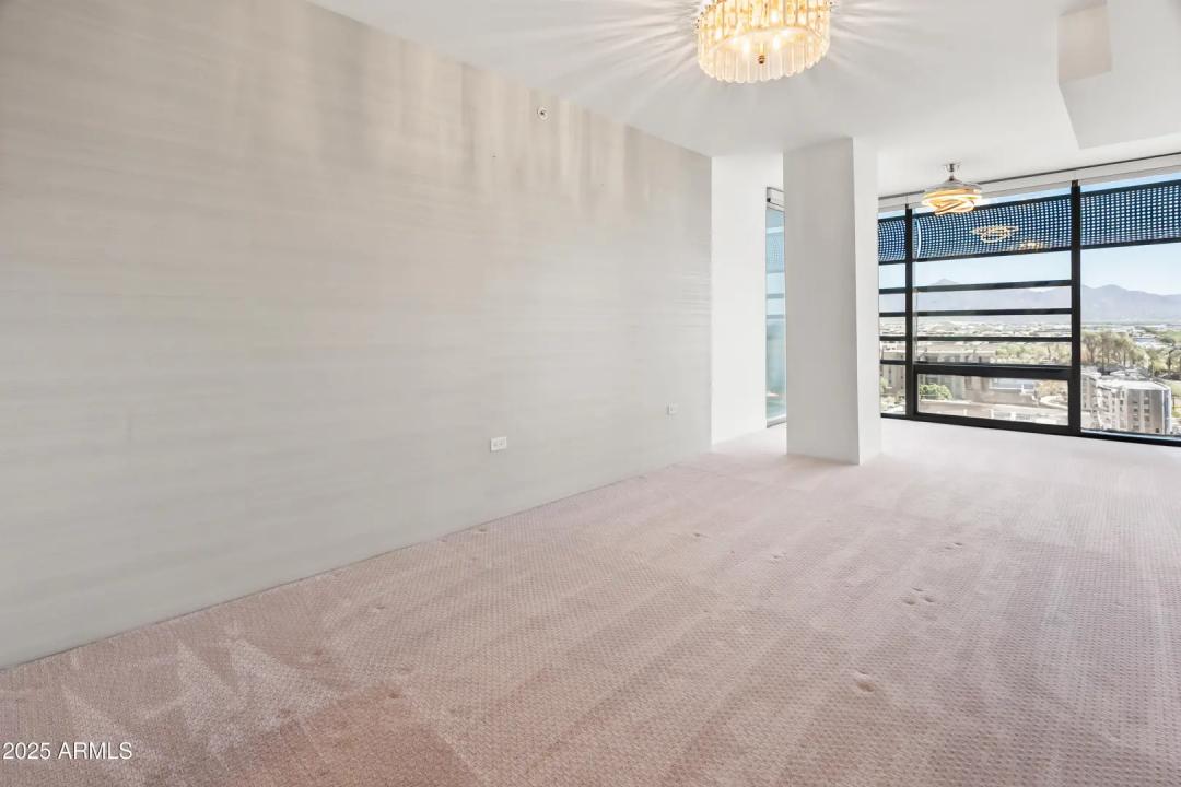 Real Estate Picture 16