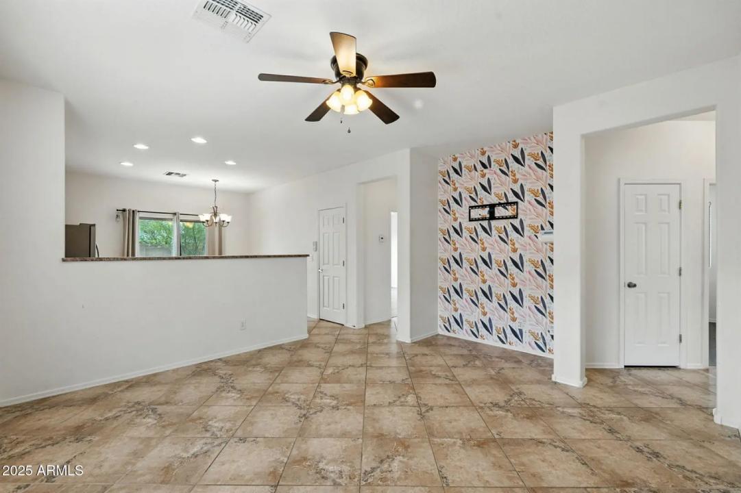 Real Estate Picture 5