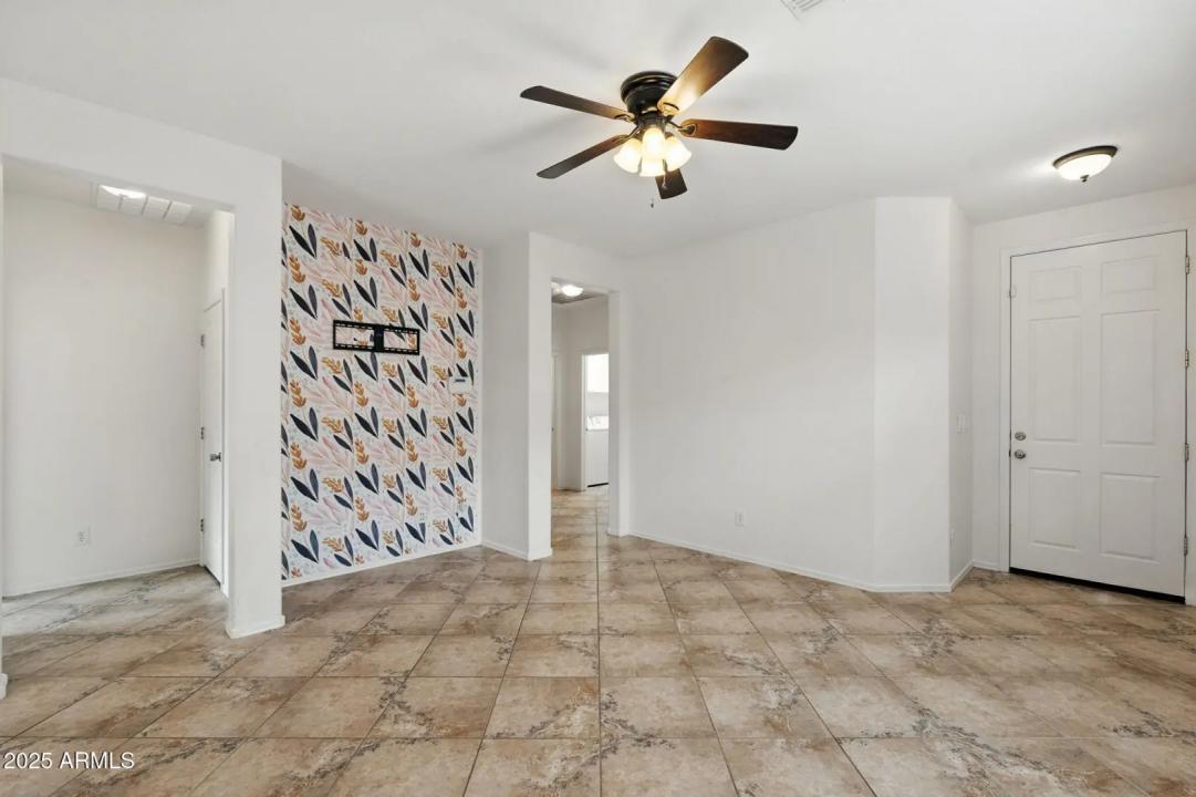 Real Estate Picture 7