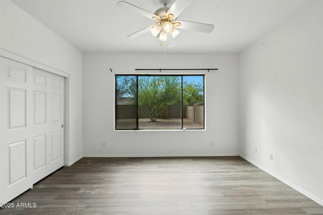 Real Estate Picture 17