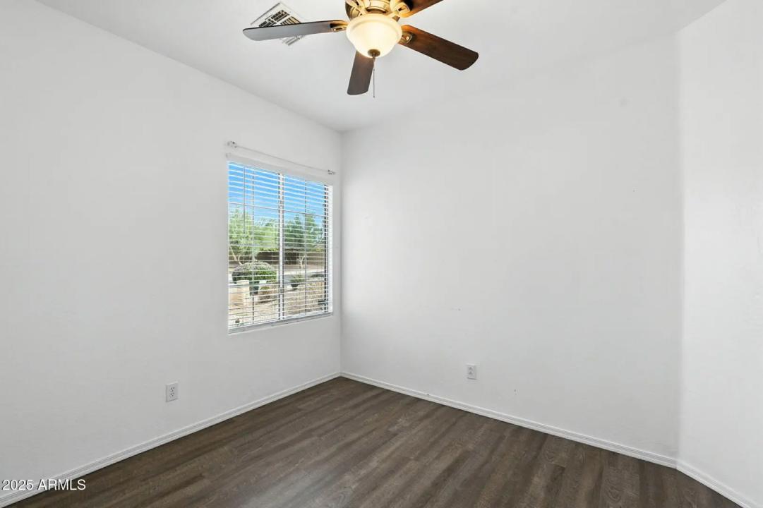 Real Estate Picture 23