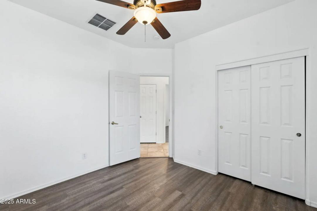 Real Estate Picture 24