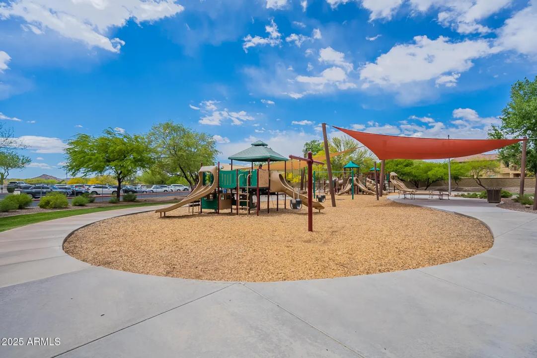 Real Estate Picture 50