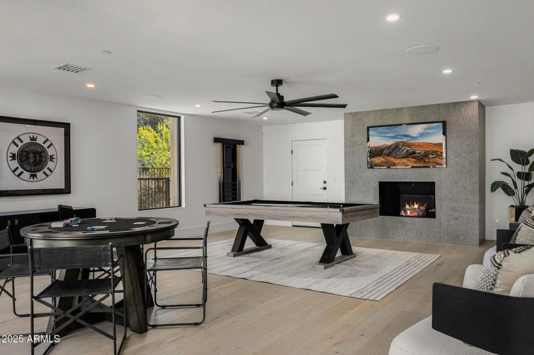 Real Estate Picture 12