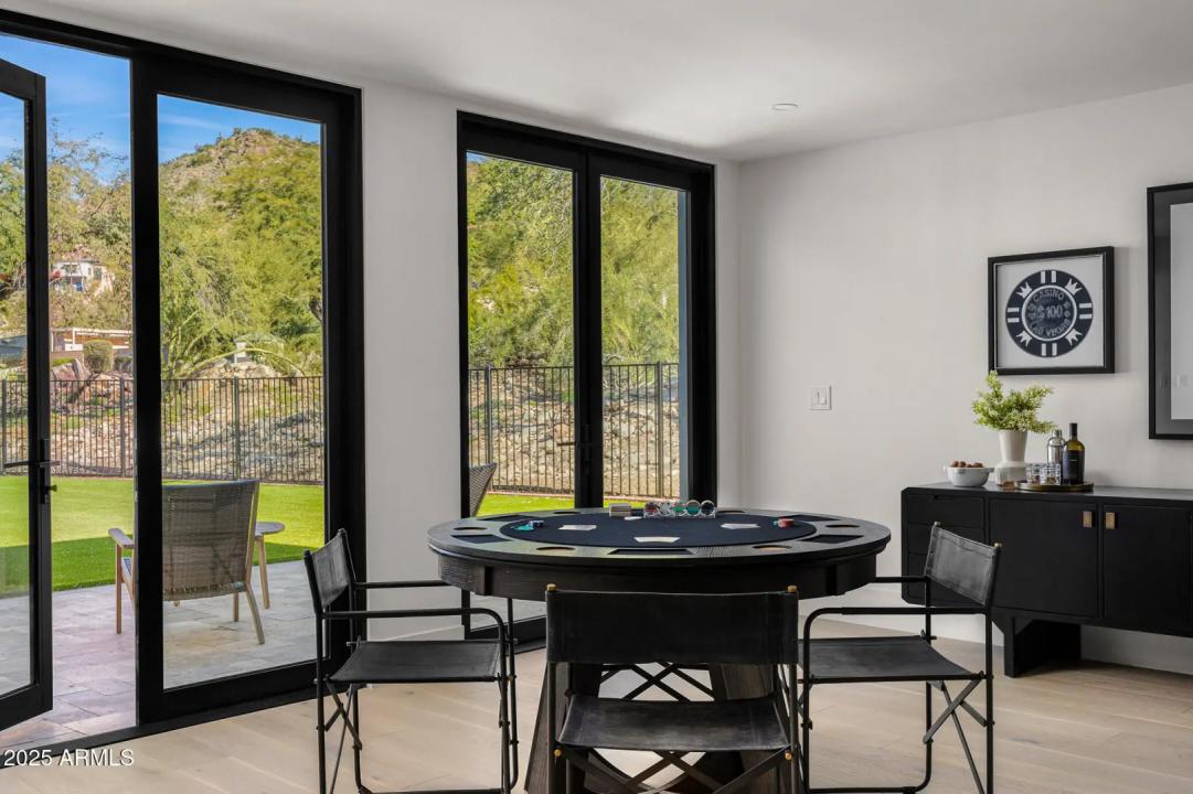 Real Estate Picture 14