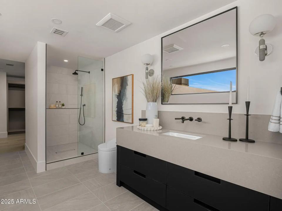 Real Estate Picture 25