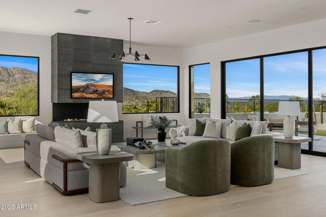 Real Estate Picture 3