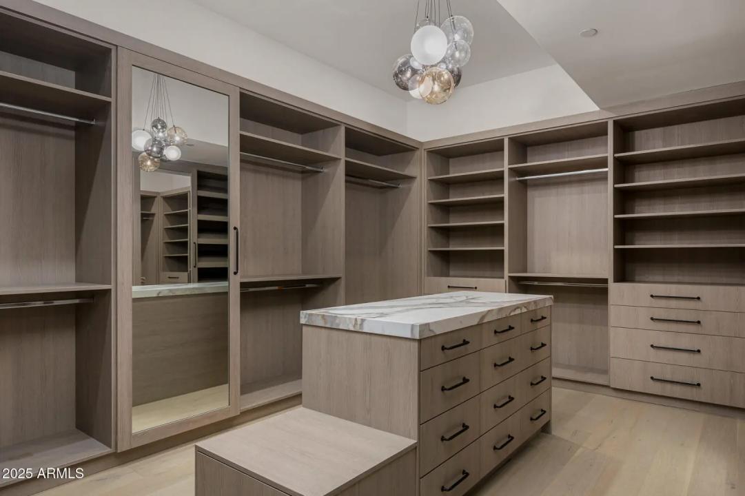 Real Estate Picture 22