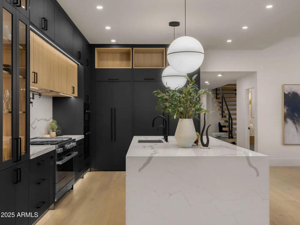 Real Estate Picture 7