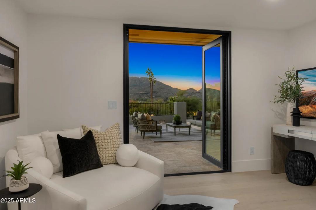 Real Estate Picture 15