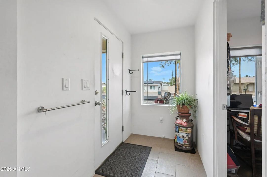 Real Estate Picture 9