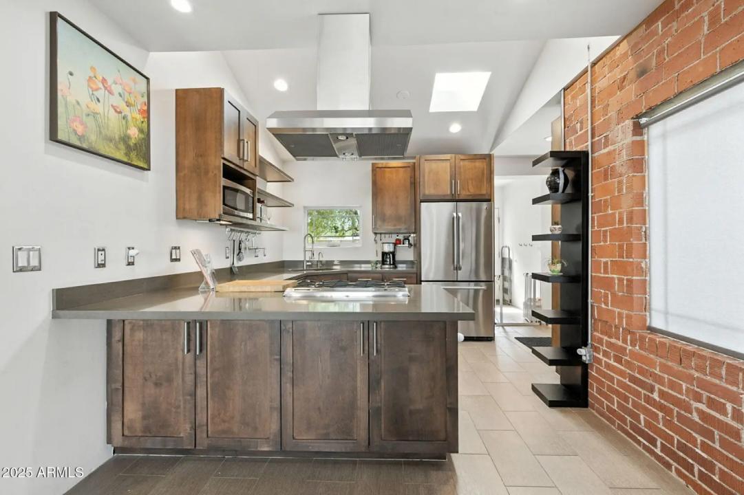 Real Estate Picture 13